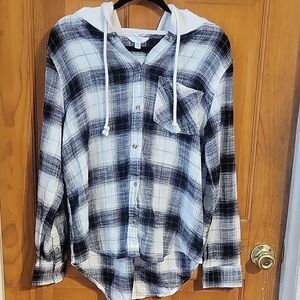 Women's size meduim type &Tru hooded flannel shirt.  colors are black and white.